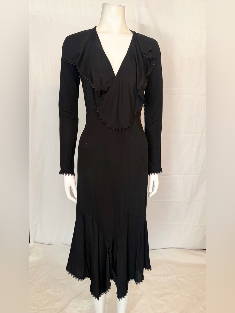 Yigal Azrouel Black Long-Sleeve V-Neck Midi Dress with Frill Trim
